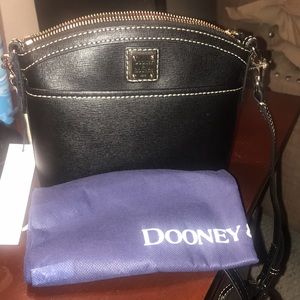 NWT Dooney & Bourke crossbidy